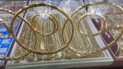 Giá vàng hôm nay 22-4: Tiếp tục tăng trước sự yếu thế của trái phiếu Mỹ và USD