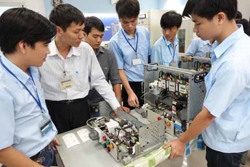 Học phí đại học tăng: Sinh viên tìm nguồn hỗ trợ ở đâu?