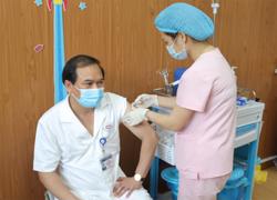 Tăng tốc tiêm vắc-xin Covid-19, gần 47.000 người được tiêm trong 1 ngày