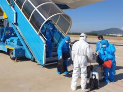 Thủ tướng yêu cầu tăng cường quản lý các chuyến bay đưa người nhập cảnh Việt Nam