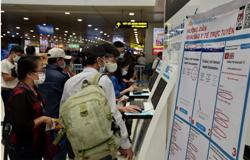 Xử phạt hành khách đi máy bay cố tình không đeo khẩu trang