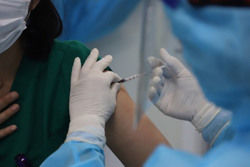 Bộ Y tế đề nghị thực hiện xã hội hóa việc tiêm vắc-xin Covid-19