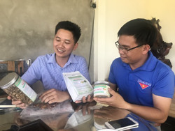 Chàng trai trẻ và thương hiệu trà mãng cầu Green Food