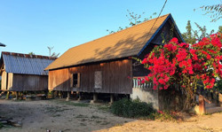 Bảo tồn văn hóa ở buôn nghèo vùng sâu