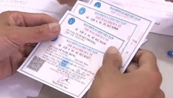 Thẻ BHYT mẫu cũ còn thời hạn vẫn được sử dụng để khám, chữa bệnh