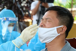 Khẩn trương giãn cách và tăng cường xét nghiệm tại bệnh viện tuyến cuối