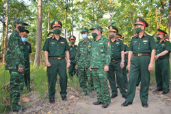 Tư lệnh Quân khu V kiểm tra công tác phòng, chống dịch bệnh COVID-19 trên biên giới