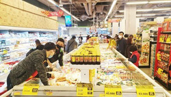 Trong dịch bệnh, hàng hóa vẫn dồi dào