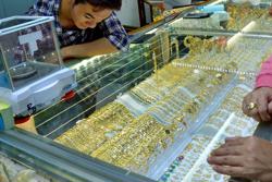 Giá vàng hôm nay 15-5: Tiếp tục tăng tốc, áp lực lạm phát tại Mỹ gia tăng