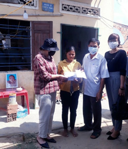 Hỗ trợ các gia đình có con bị tai nạn trong vụ sập lò gạch ở huyện Krông Pắc