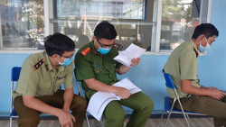 Xem thường lực lượng chức năng, cây xăng dầu không phép mở bán giữa phố