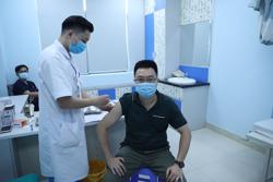 Chủ tịch Quốc hội ký nghị quyết sử dụng 12.100 tỉ đồng mua vắc-xin Covid-19