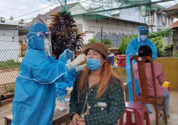 Xét nghiệm SARS-CoV-2 lần 2 cho người dân trong khu vực phong tỏa trước ngày bầu cử