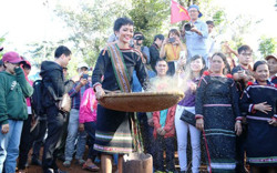 Người Thái yêu thích buôn làng của Hoa hậu H'Hen Niê