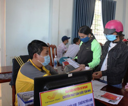 Bưu điện tỉnh chuyển phát gần 64 nghìn thẻ căn cước công dân đến tay khách hàng