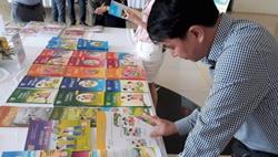 Sau địa phương, đến trường chọn sách