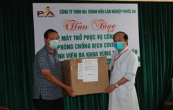 Trao tặng máy thở điều trị Covid-19 cho Bệnh viện vùng Tây Nguyên