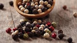 Giá tiêu hôm nay 5/5: Hồ tiêu thế giới tiếp tục giảm