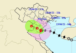 Bão số 2 giật cấp 10 đổ bộ, gây mưa to đến rất to