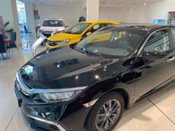 Tiêu thụ ôtô tiếp tục giảm mạnh