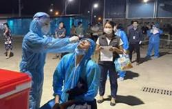Trưa 14-6, thêm 100 ca mắc Covid-19, TP HCM có 5 trường hợp đang điều tra dịch tễ