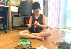 Hơn 1.200 chiếc "tai giả" gửi tuyến đầu chống dịch COVID-19