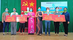 Huyện Krông Pắc: Trao vốn khởi nghiệp, khởi sự kinh doanh cho hội viên phụ nữ