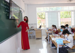 Muốn giáo dục "thật" phải loại bỏ tư duy "mẫu"