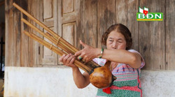 Khèn bầu 6 ống của người Mạ