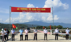 Thông xe cầu Cư Păm, huyện Krông Bông