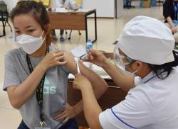 Bộ Y tế lưu ý đối tượng cần thận trọng tiêm vắc-xin Covid-19