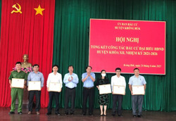 Huyện Krông Búk: Khen thưởng 63 tập thể, cá nhân đạt thành tích xuất sắc trong công tác bầu cử