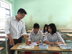 Tâm huyết với sự nghiệp "trồng người" ở vùng sâu