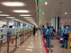 Thí điểm cách ly tập trung 7 ngày người có "hộ chiếu vắc-xin"