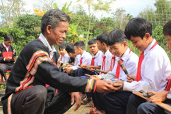 Để tiếng chiêng ngân dài