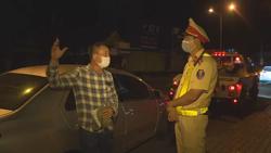 Viện cớ dịch Covid-19, tài xế ôtô không chịu đo nồng độ cồn