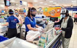 Đề xuất ưu tiên tiêm vaccine phòng Covid-19 cho người lao động ngành bán lẻ