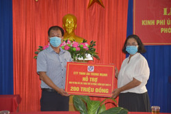 Tiếp nhận kinh phí mua vắc xin, trang thiết bị phòng chống dịch COVID-19