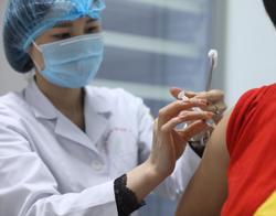 Hơn 6.000 người đăng ký tiêm thử nghiệm vắc-xin Covid-19 Nano Covax