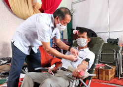 Ngày hội hiến máu "Giọt hồng Tây Nguyên" năm 2021: Sẻ chia để cùng vượt qua đại dịch