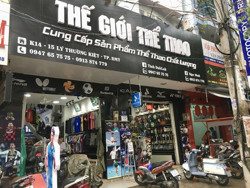 Các cửa hàng thể thao vắng khách mùa dịch