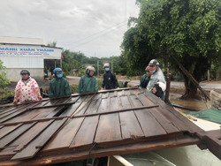 Mưa lớn kèm lốc xoáy gây thiệt hại nặng tại huyện Ea Súp