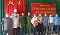 Huyện ủy Lắk công bố quyết định về việc tiếp nhận và phân công nhiệm vụ cán bộ, lãnh đạo quản lý