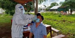 Người dân khổ vì "giấy thông hành" âm tính với SARS-CoV-2