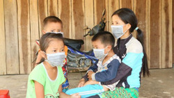 Bảo vệ trẻ khi chưa có vắc xin phòng COVID-19 dành cho trẻ