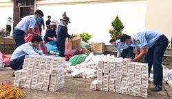 Tiêu hủy hơn 25 nghìn bao thuốc lá và nhiều hàng hóa vi phạm