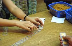 Giá vàng hôm nay 17-7: Giảm mạnh khi dòng tiền bị hạn chế