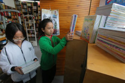 Gặp khó khi phát hành SGK lớp 2, 6