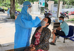 Huyện Krông Bông: Test nhanh kháng nguyên vi rút SARS-CoV-2 cho 814 trường hợp