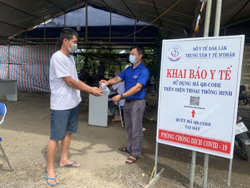 "Thủ lĩnh" áo xanh trên tuyến đầu chống dịch